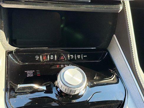 Used 2025 Jeep Wagoneer Series II image 18