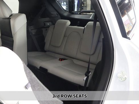 New 2026 Mitsubishi Outlander SE AWD/4WD image 9