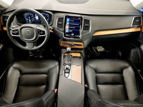 Used 2021 Volvo XC90 T6 Momentum w/ Protection Package Premier AWD/4WD image 14
