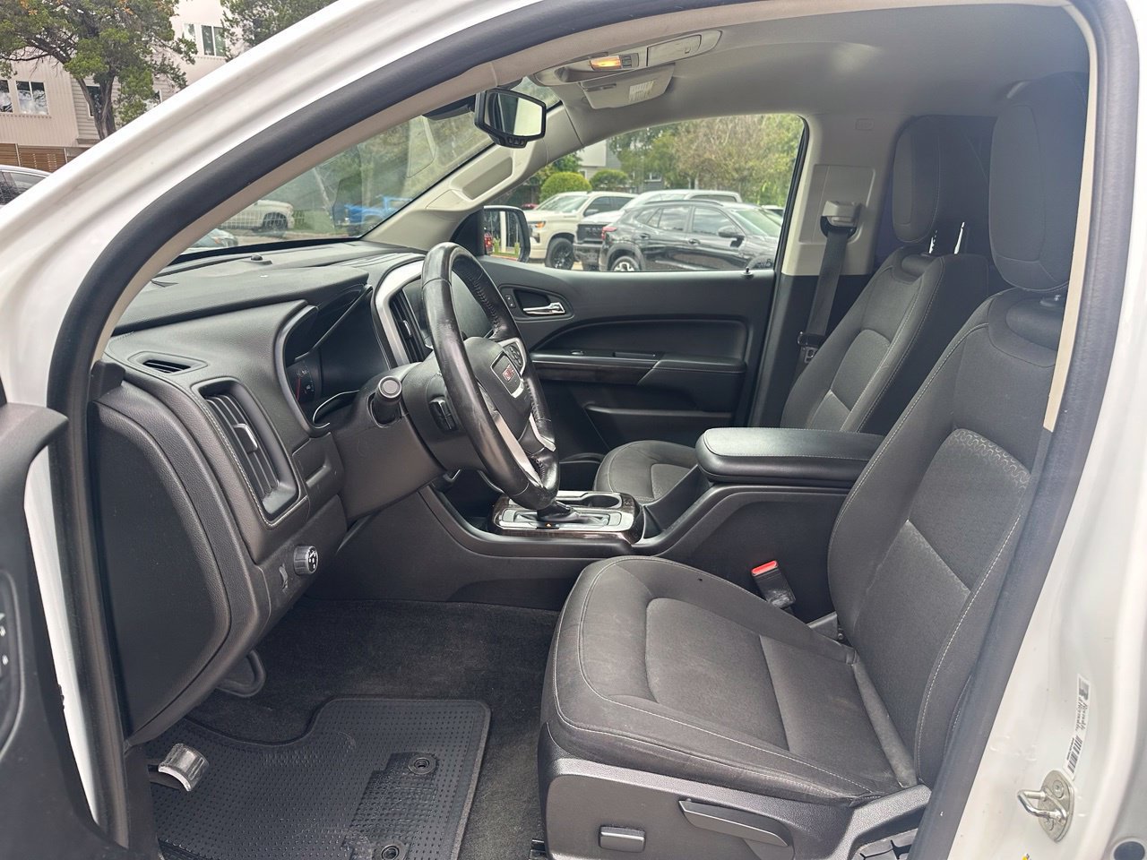 Used 2018 GMC Canyon SLE w/ SLE Convenience Package RWD image 9