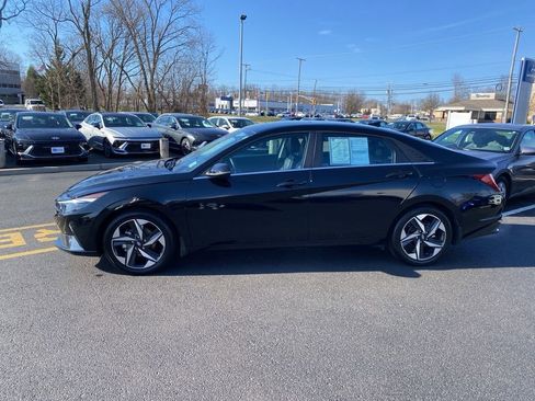 Certified 2023 Hyundai Elantra Limited w/ Winter Weather Package image 7