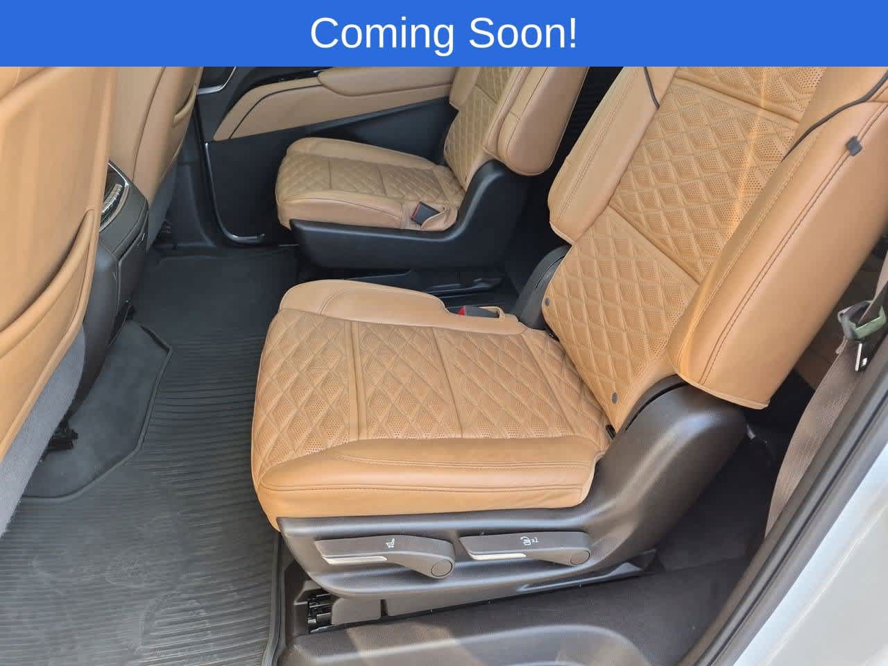 Used 2024 Cadillac Escalade ESV Sport w/ LPO, ONYX Package AWD/4WD image 20