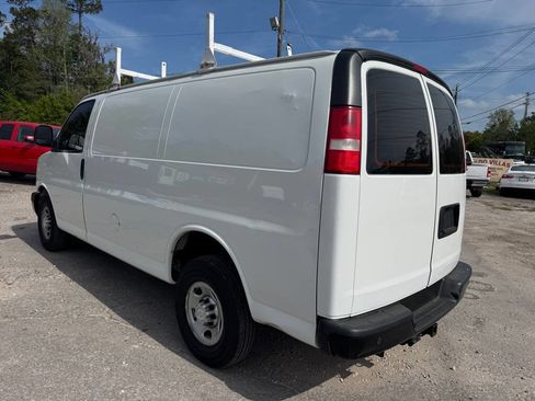 Used 2018 Chevrolet Express 2500 w/ Driver Convenience Package image 8