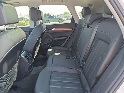 Used 2023 Audi Q5 2.0T Premium w/ Convenience Package AWD/4WD image 12