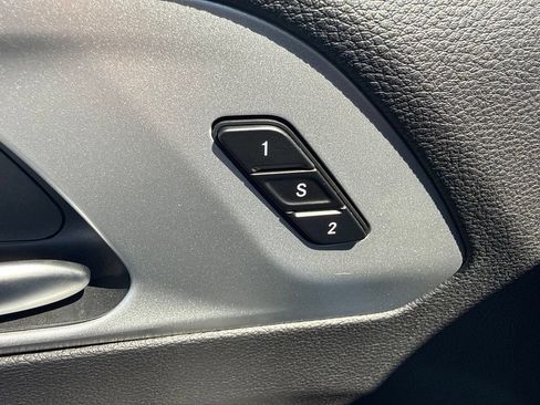 Used 2024 Chrysler Pacifica Limited FWD image 20