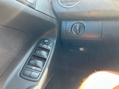 Used 2008 Mercedes-Benz ML 350 ML 350 Edition 10 AWD 4MATIC 4 w/ P2 Pkg image 32