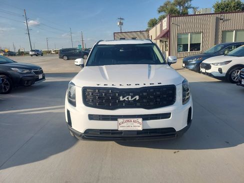 Used 2022 Kia Telluride EX w/ EX Premium Package image 3
