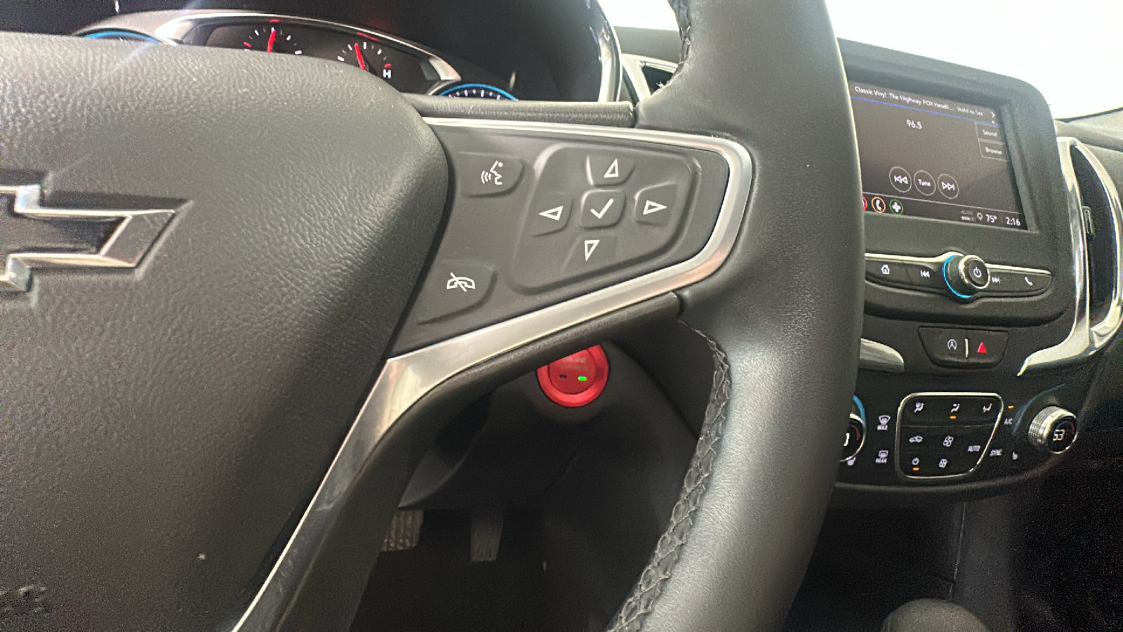 Used 2023 Chevrolet Equinox LT AWD/4WD image 22