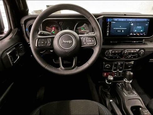 Used 2025 Jeep Wrangler Unlimited Rubicon 4xe w/ Safety Group AWD/4WD image 6