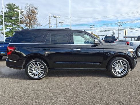 Certified 2024 Ford Expedition Platinum image 12