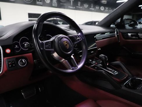 Used 2021 Porsche Cayenne GTS image 10