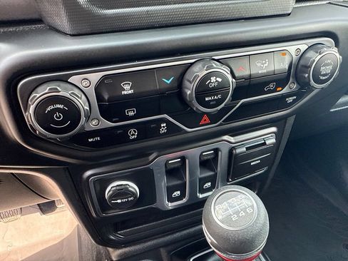 Used 2023 Jeep Wrangler Sport AWD/4WD image 30