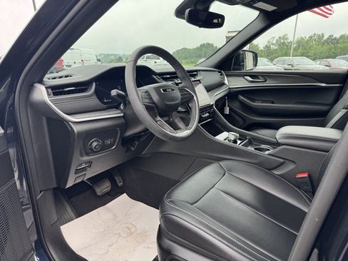 Used 2024 Jeep Grand Cherokee Limited AWD/4WD image 12