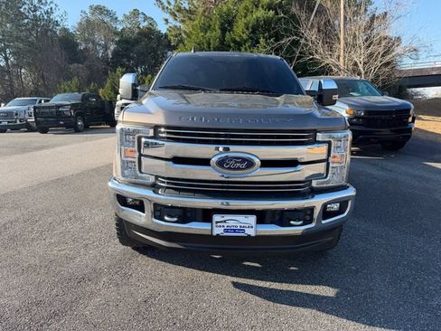 Used 2019 Ford F250 Lariat w/ Chrome Package AWD/4WD image 2