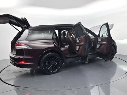 Used 2023 Lincoln Aviator Black Label w/ Jet Package AWD/4WD image 80