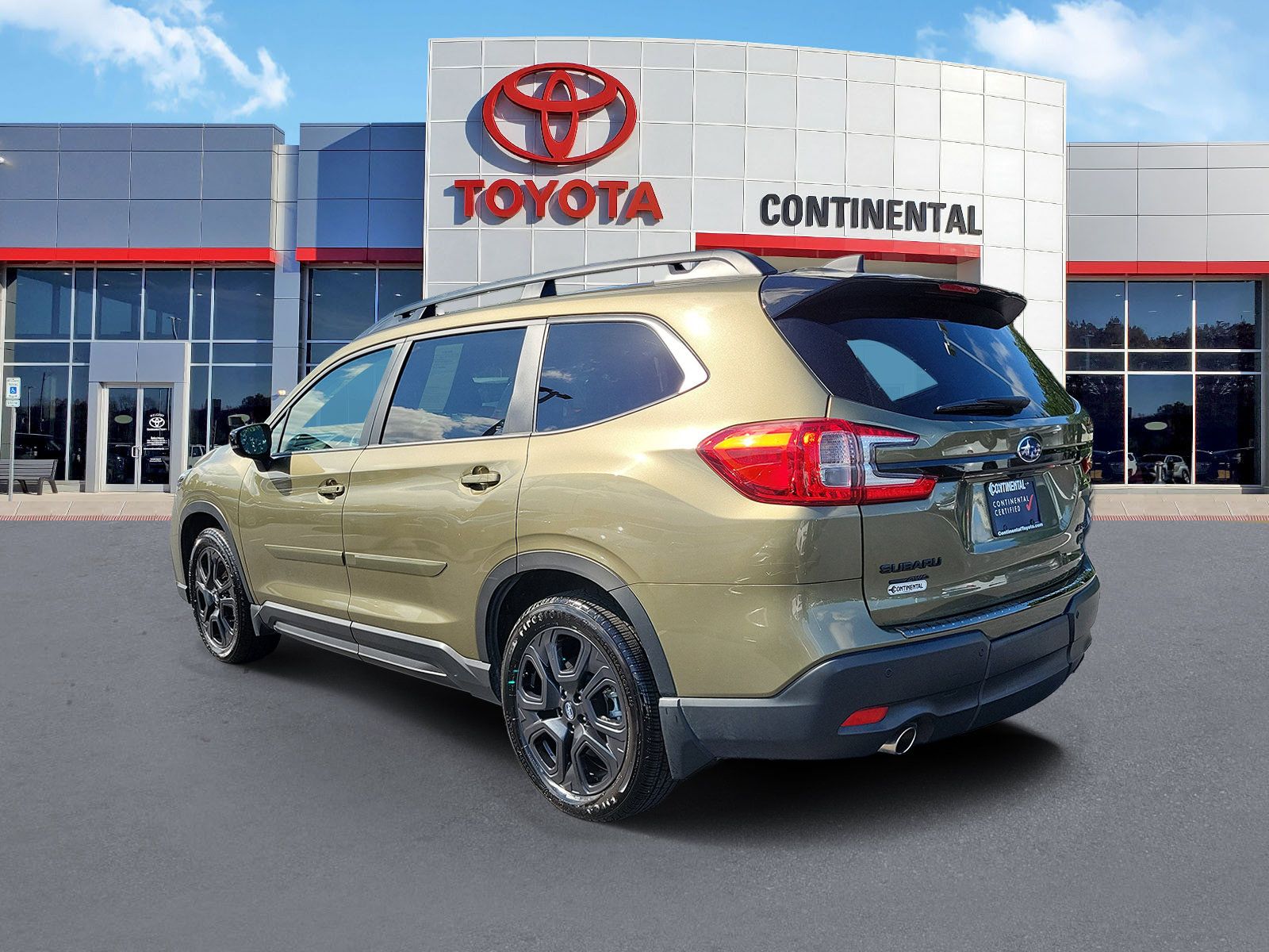 Used 2025 Subaru Ascent Bronze Edition w/ Onyx Package AWD/4WD image 4