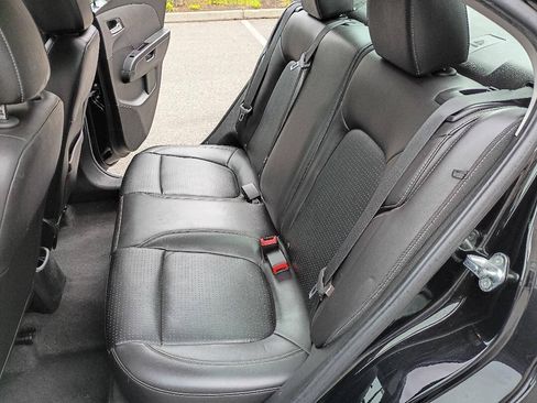 Used 2018 Chevrolet Sonic Premier FWD image 16
