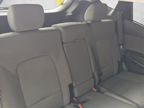 Used 2017 Hyundai Santa Fe Sport image 17