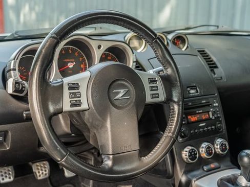 Used 2008 Nissan 350Z Touring RWD image 23
