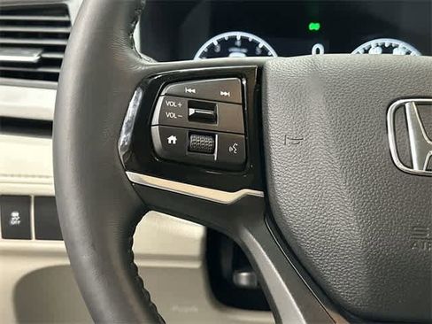 Certified 2025 Honda Odyssey EX-L image 17