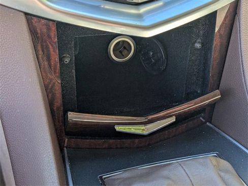 Used 2016 Cadillac SRX Luxury image 27