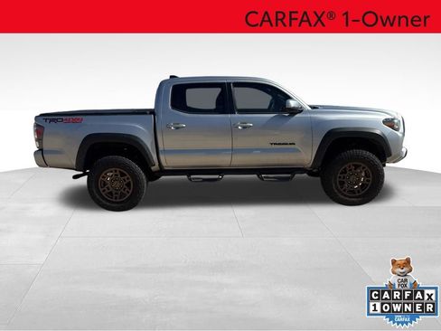 Used 2022 Toyota Tacoma TRD Off-Road w/ TRD Premium Off Road Package image 2