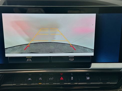 Used 2025 Chevrolet Silverado 1500 LT image 22