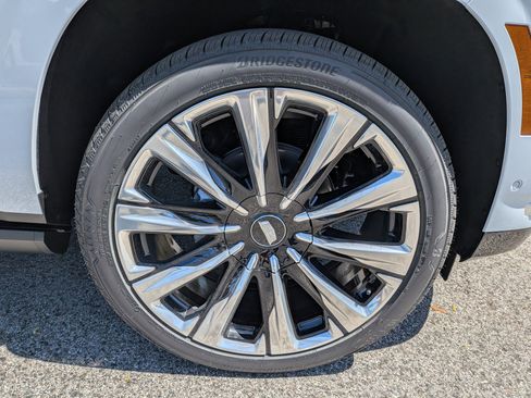 New 2026 Cadillac Escalade ESV Luxury image 12