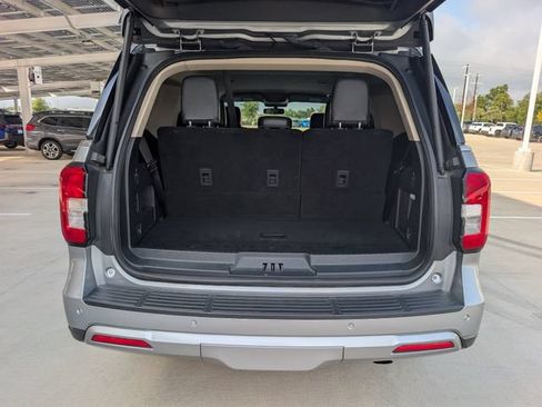 Used 2024 Ford Expedition XLT RWD image 28