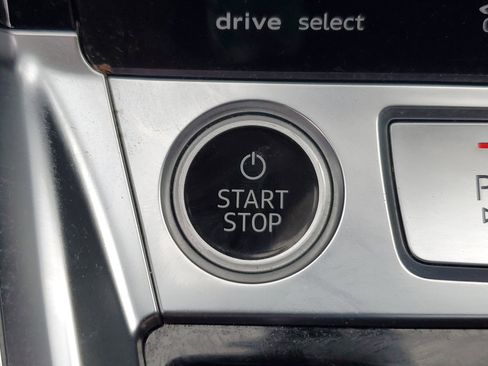 Used 2022 Audi e-tron Prestige image 31