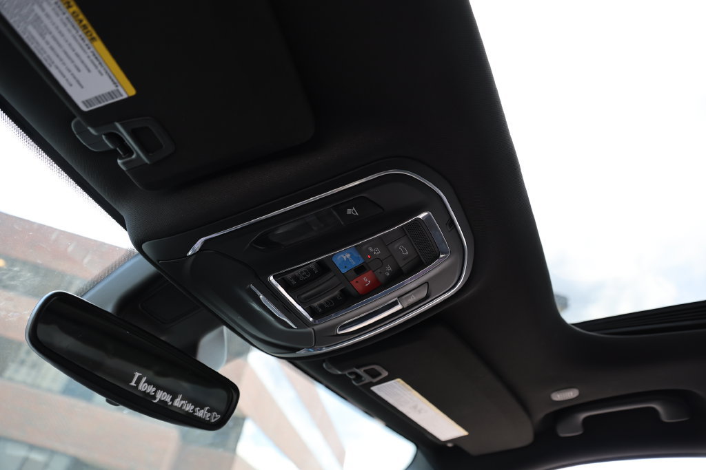 Used 2024 Jeep Grand Cherokee L Altitude AWD/4WD image 19