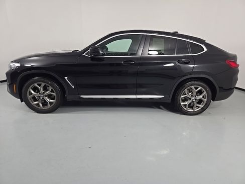 Certified 2025 BMW X4 xDrive30i w/ Premium Package image 4