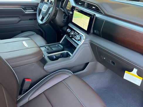 New 2026 GMC Sierra 2500 Denali w/ Technology Package AWD/4WD image 12