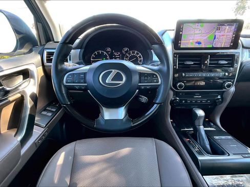 Used 2023 Lexus GX 460 Premium w/ Premium Plus Package image 5