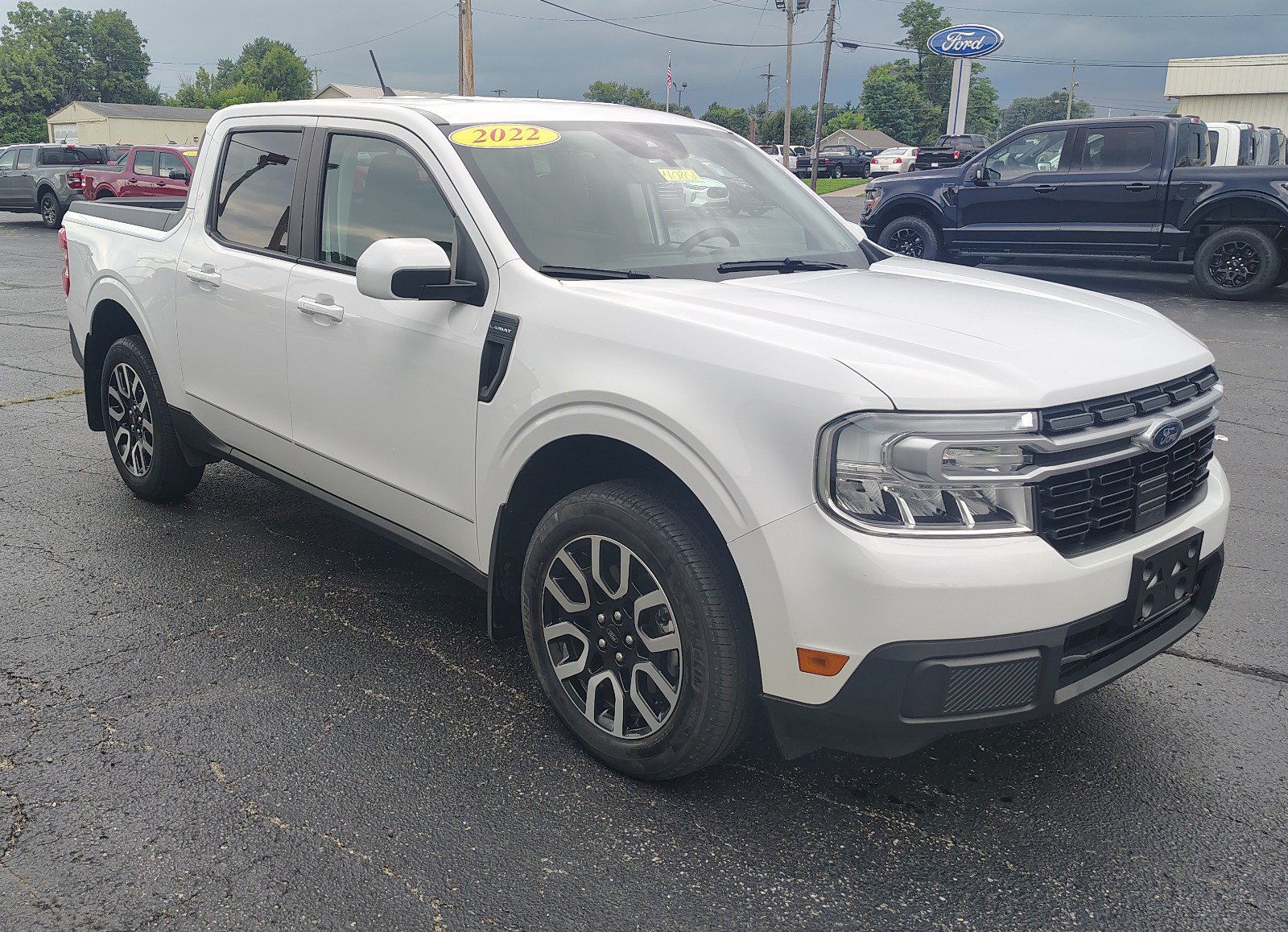 Used 2022 Ford Maverick Lariat w/ Lariat Luxury Package AWD/4WD image 3