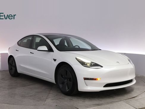 Used 2023 Tesla Model 3 Standard Range RWD image 13