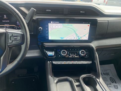 Used 2024 GMC Sierra 2500 AT4 w/ AT4 Premium Plus Package image 19