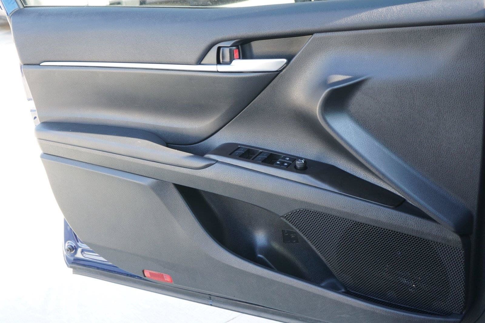 Used 2024 Toyota Camry SE FWD image 19