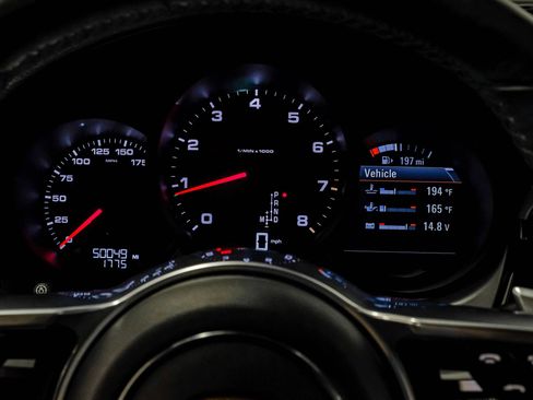 Used 2021 Porsche Macan image 14