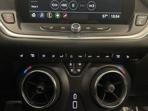 Used 2024 Chevrolet Blazer LT w/ Convenience Package FWD image 11