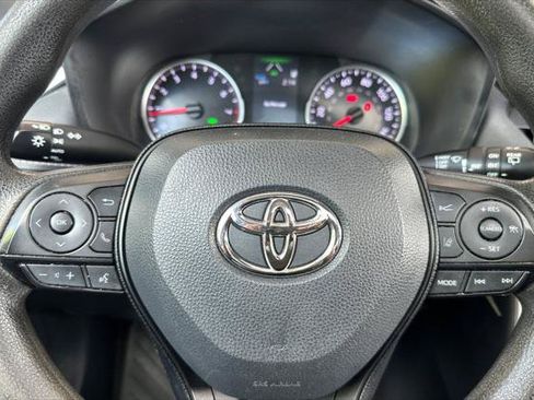 Certified 2022 Toyota RAV4 XLE w/ Convenience Package FWD image 25