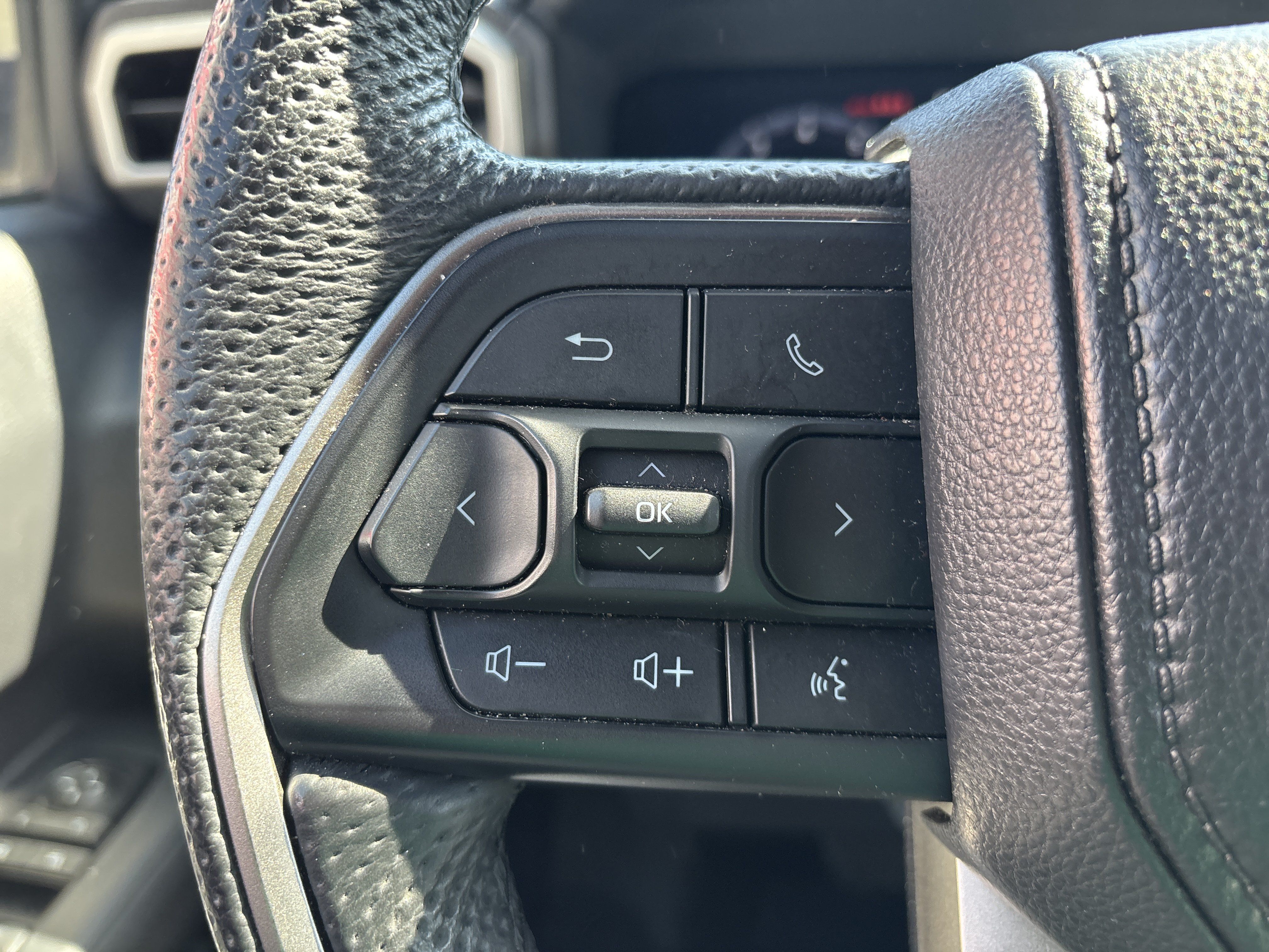 Used 2024 Toyota Tacoma TRD Off-Road AWD/4WD image 17
