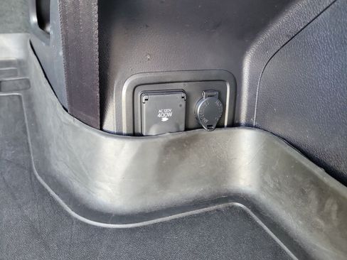 Used 2014 Toyota 4Runner SR5 AWD/4WD image 9