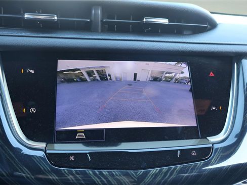 Used 2023 Cadillac XT6 Premium Luxury image 27