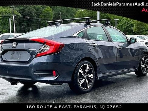 Used 2017 Honda Civic Touring image 2