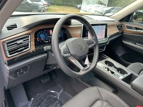 New 2026 Volkswagen Atlas SE image 22