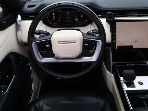 Used 2024 Land Rover Range Rover SE AWD/4WD image 9