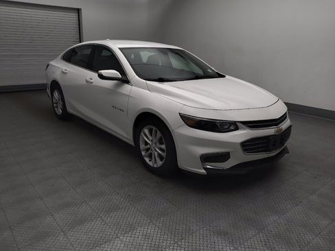 Used 2017 Chevrolet Malibu LT FWD image 13