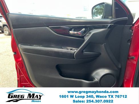 Used 2018 Nissan Rogue Sport SL w/ SL Premium Package FWD image 23