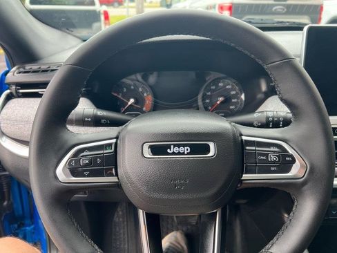 Used 2023 Jeep Compass Latitude w/ Convenience Group AWD/4WD image 17